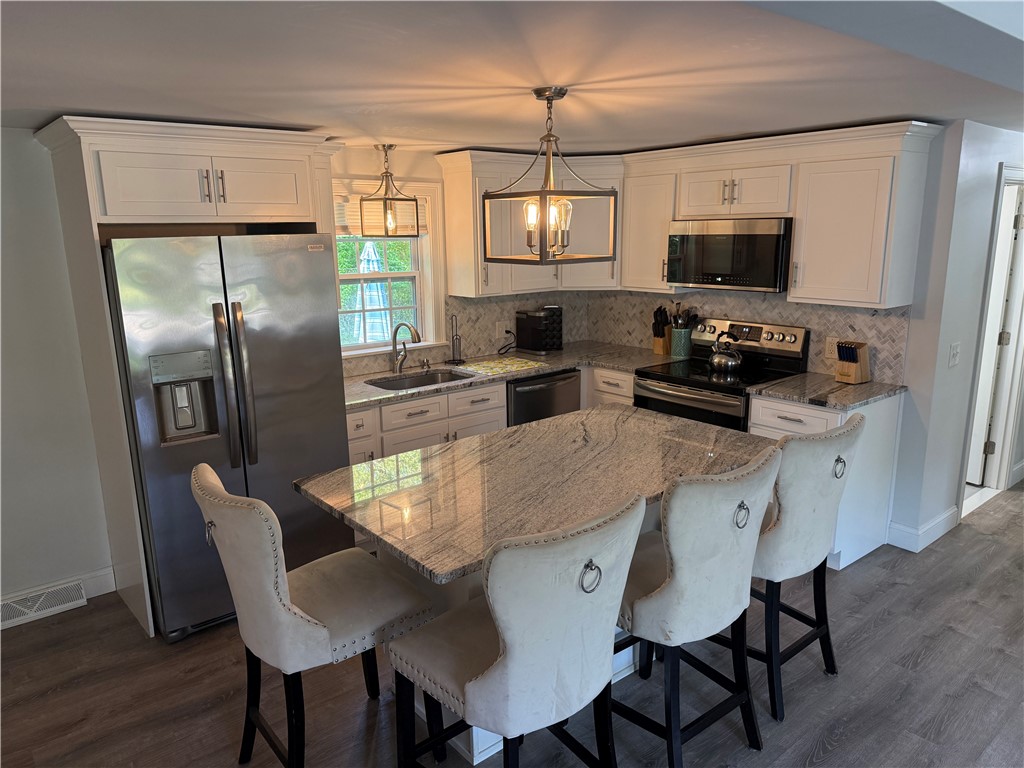 194 South Pier Road Narragansett, RI 02882 - Photo 20 of 30