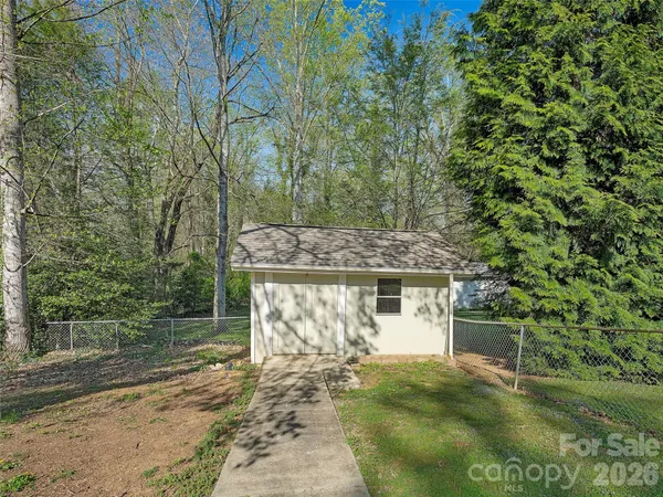 $485,000 | 6 Mulberry Drive, Arden, NC 28704