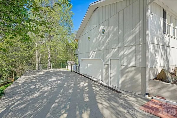 $485,000 | 6 Mulberry Drive, Arden, NC 28704