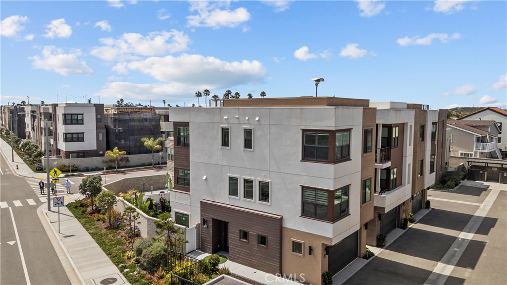 1068 Canal Street Oxnard, CA 93035 - Photo 33 of 36 a view of a patio with furniture and a view of city