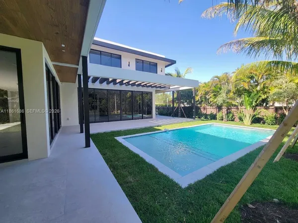 $4,695,000 | 6250 Southwest 78th Street, South Miami, FL 33143