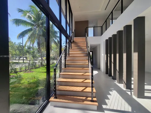 $4,695,000 | 6250 Southwest 78th Street, South Miami, FL 33143
