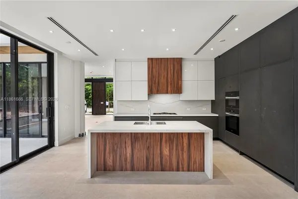 $4,695,000 | 6250 Southwest 78th Street, South Miami, FL 33143