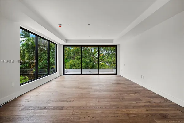 $4,695,000 | 6250 Southwest 78th Street, South Miami, FL 33143