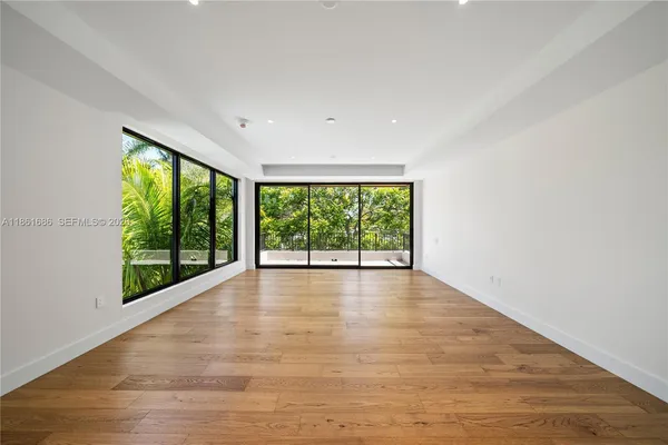 $4,695,000 | 6250 Southwest 78th Street, South Miami, FL 33143