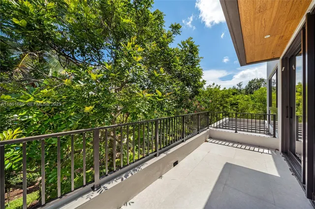 $4,999,000 | 6250 Southwest 78th Street, South Miami, FL 33143