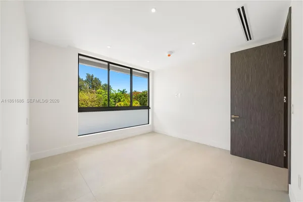 $4,695,000 | 6250 Southwest 78th Street, South Miami, FL 33143