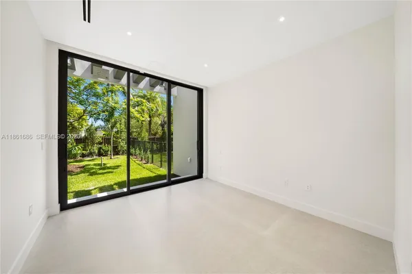 $4,695,000 | 6250 Southwest 78th Street, South Miami, FL 33143