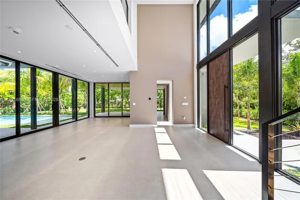 $4,695,000 | 6250 Southwest 78th Street, South Miami, FL 33143
