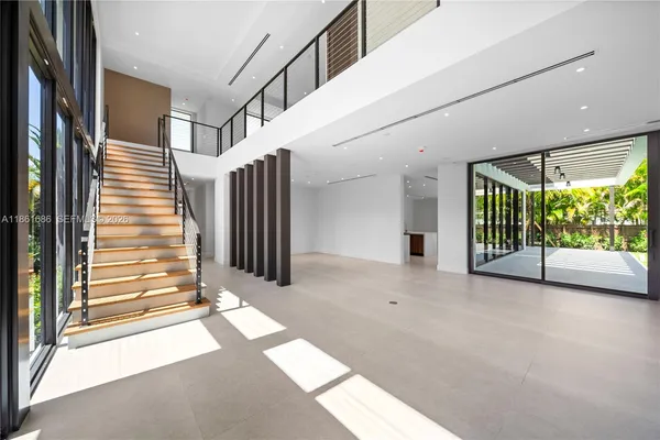 $4,695,000 | 6250 Southwest 78th Street, South Miami, FL 33143
