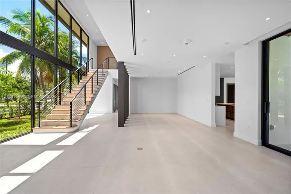 $4,695,000 | 6250 Southwest 78th Street, South Miami, FL 33143