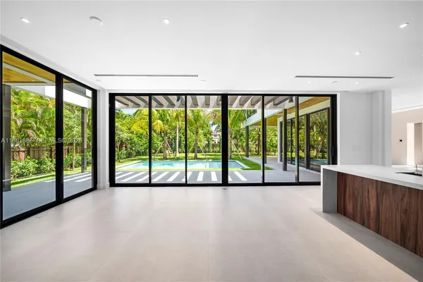 $4,695,000 | 6250 Southwest 78th Street, South Miami, FL 33143