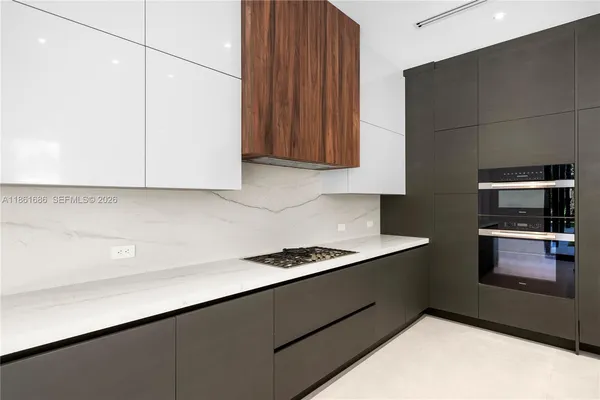 $4,695,000 | 6250 Southwest 78th Street, South Miami, FL 33143
