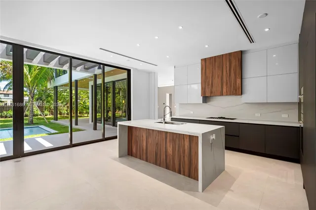 $4,999,000 | 6250 Southwest 78th Street, South Miami, FL 33143