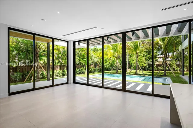 $4,999,000 | 6250 Southwest 78th Street, South Miami, FL 33143