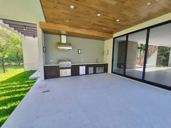 $4,695,000 | 6250 Southwest 78th Street, South Miami, FL 33143