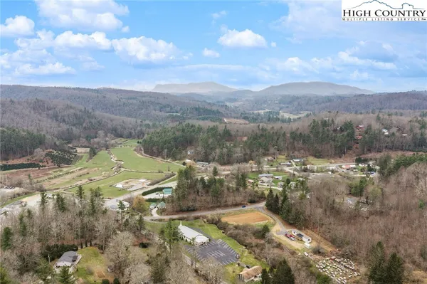 $289,900 | 41 Raccoon Lane, Newland, NC 28657