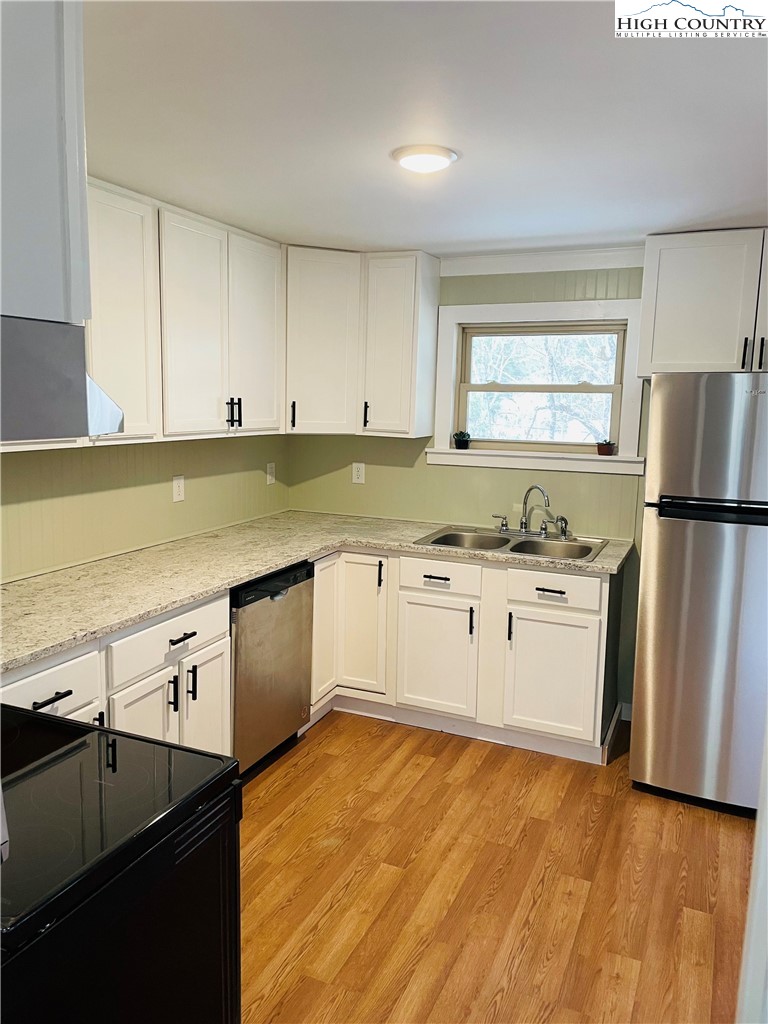 41 Raccoon Lane Newland, NC 28657 - Photo 9 of 34