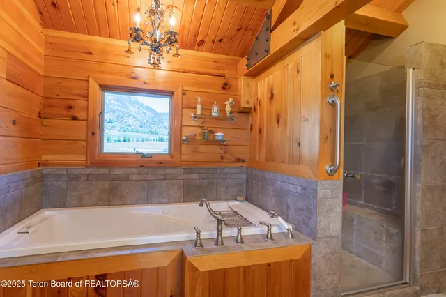 $2,588,889 | 615 Noble Lane, Bedford, WY 83112