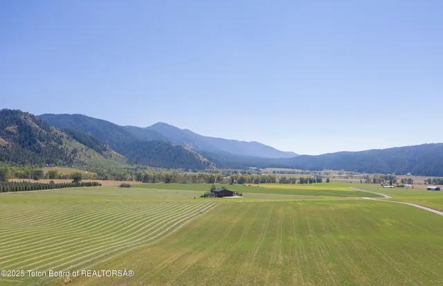 $2,588,889 | 615 Noble Lane, Bedford, WY 83112