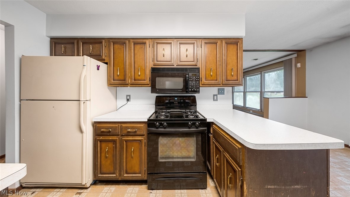 19156 Howe Road Strongsville, OH 44136 - Photo 14 of 49 Gallery Image 14