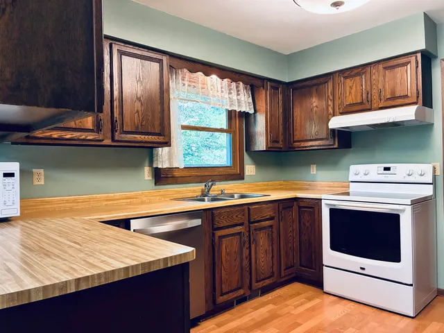 $399,900 | 206 Thompson Street, Verona, WI 53593