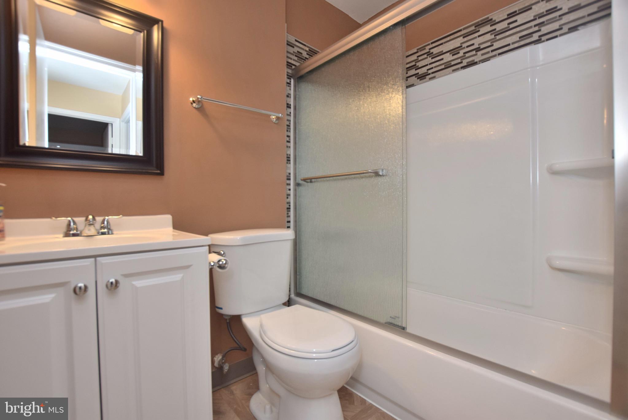3025 Seminole Road Woodbridge, VA 22192 - Photo 17 of 21 Hall Bathroom