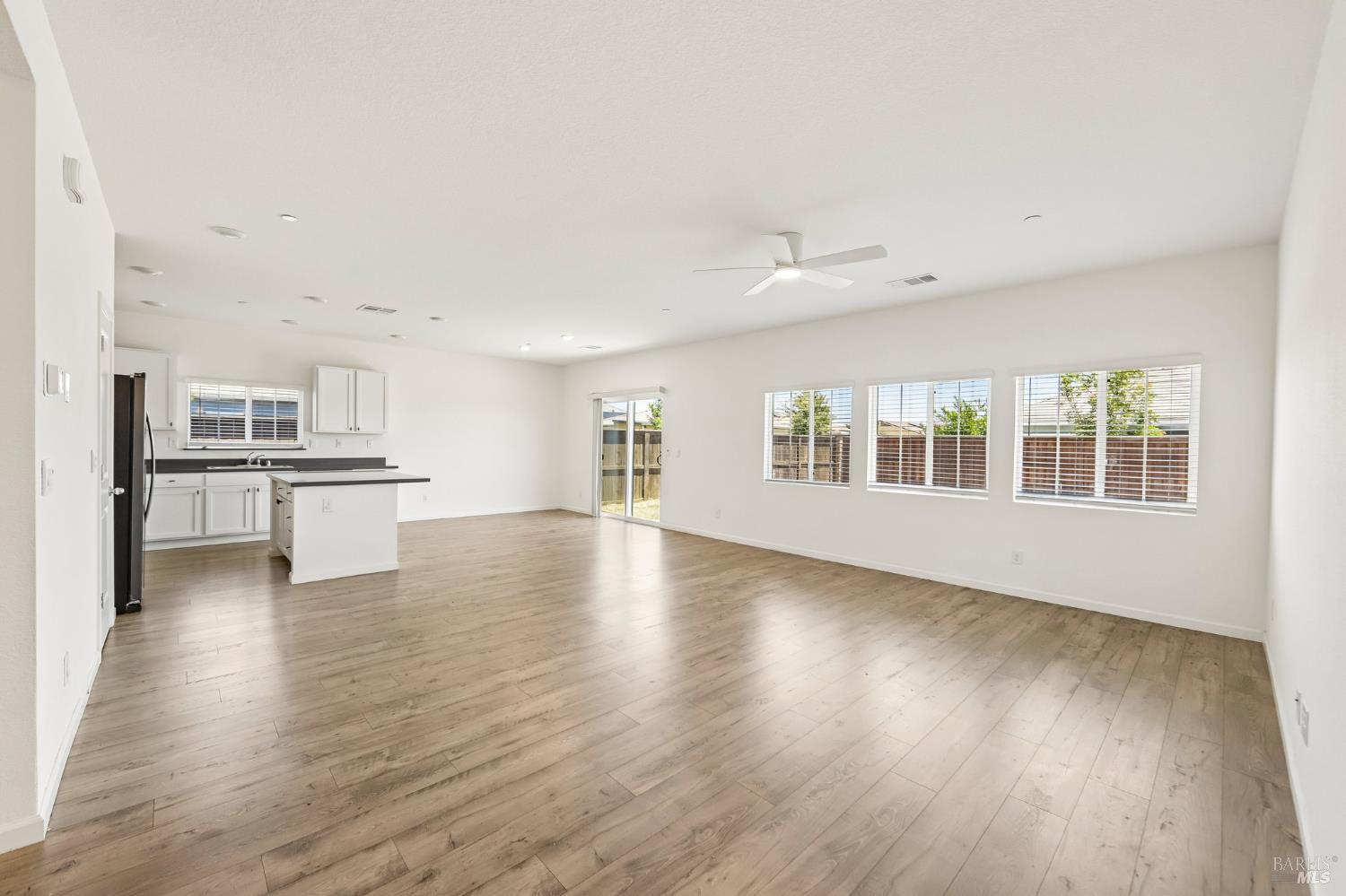 635 Honey Bee Road Dixon, CA 95620 - Photo 5 of 44