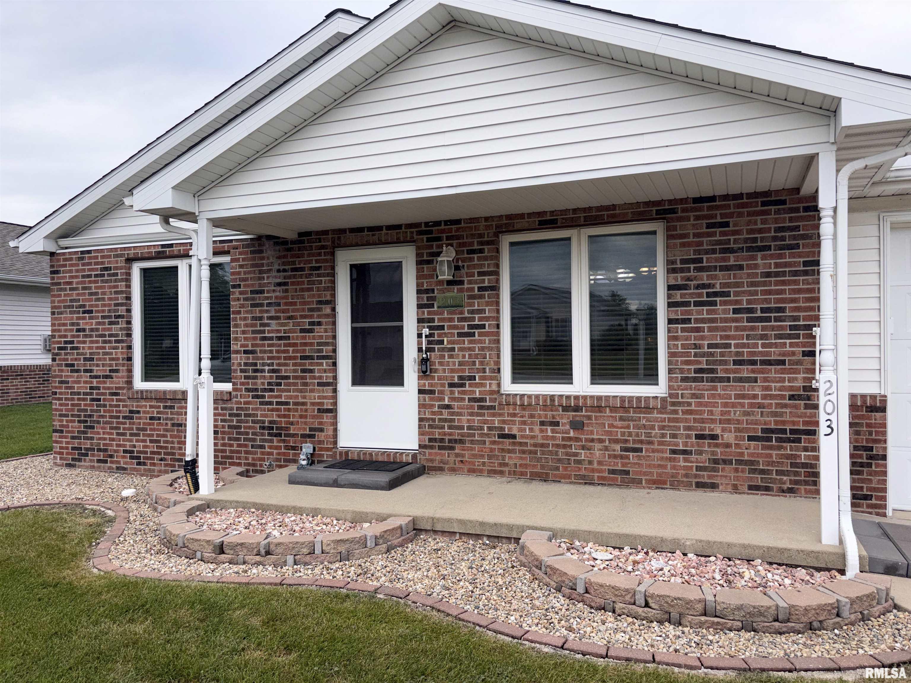 203 Easy Street Washington, IL 61571 - Photo 5 of 46 Gallery Image 5