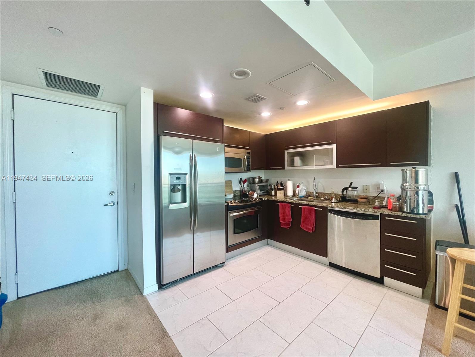 951 Brickell Avenue, Unit 3309 Miami, FL 33131 - Photo 11 of 41