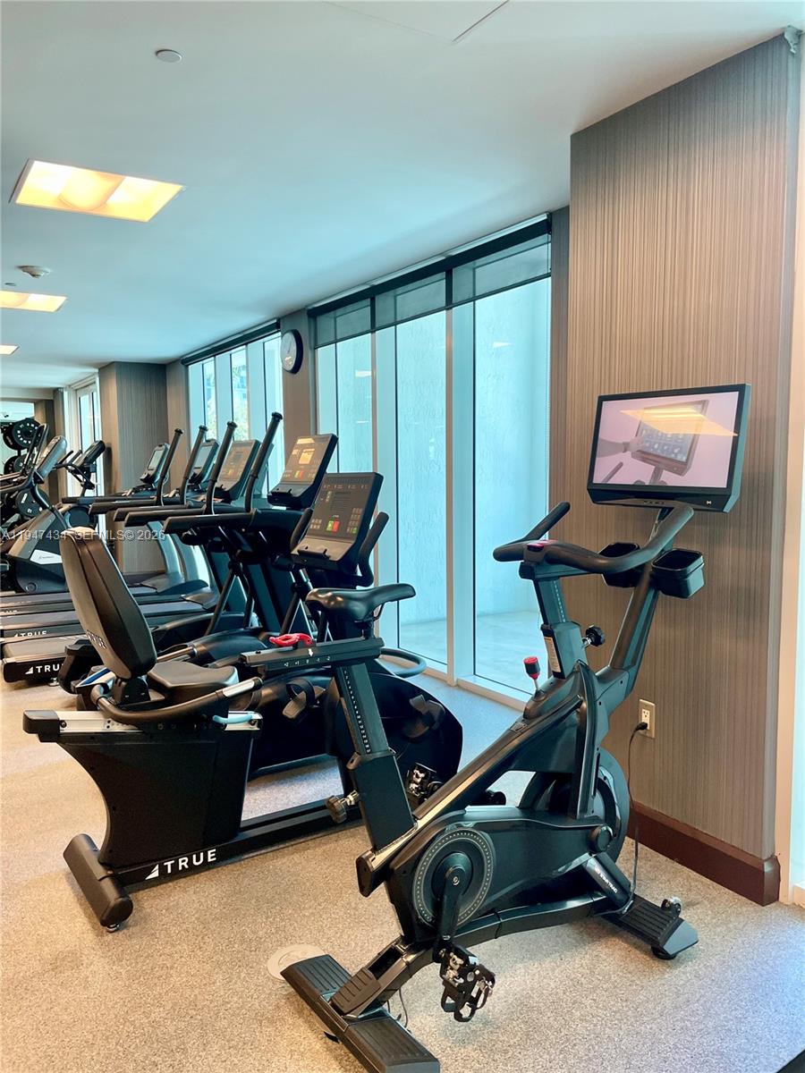 951 Brickell Avenue, Unit 3309 Miami, FL 33131 - Photo 40 of 41