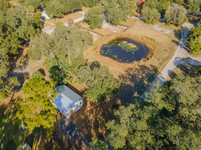 a view of top of a house