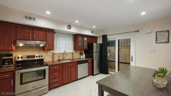 $3,200 | 118 Bluebird Drive, Unit 4A, Hillsborough, NJ 08844