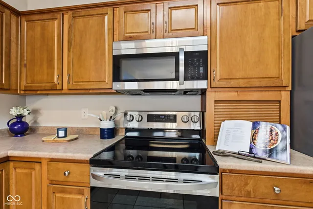 $359,900 | 10182 Orange Blossom Trail, Fishers, IN 46038