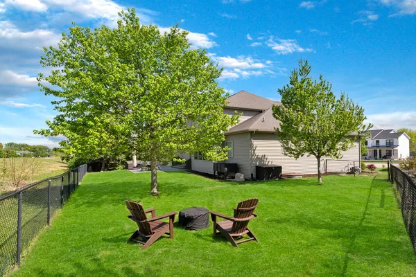 $550,000 | 2704 Vrooman Court, Bloomington, IL 61704
