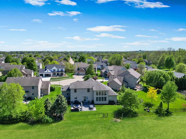 $550,000 | 2704 Vrooman Court, Bloomington, IL 61704