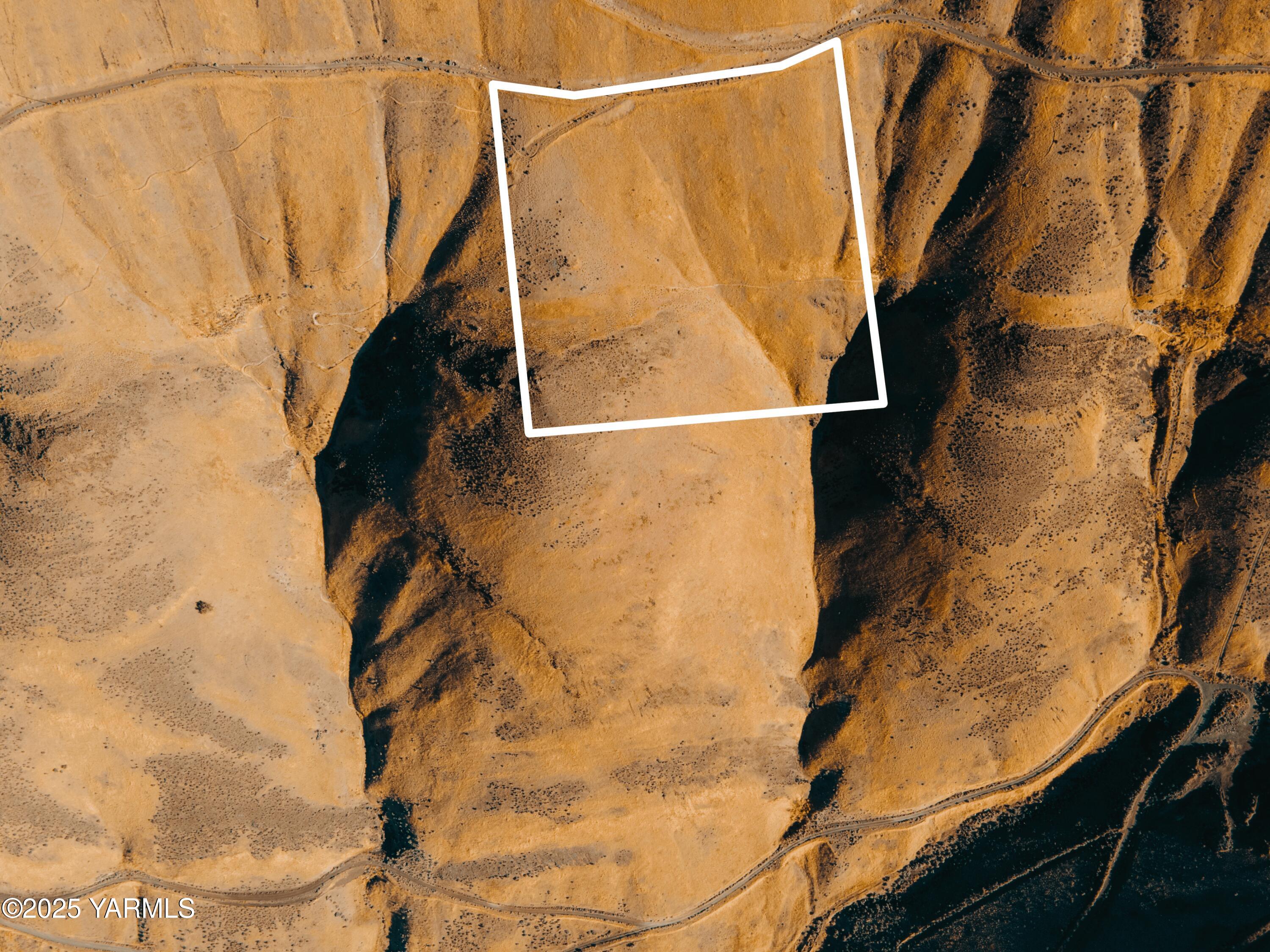 Nka Barrs Road Yakima, WA 98901 - Photo 3 of 14 a view of a yard