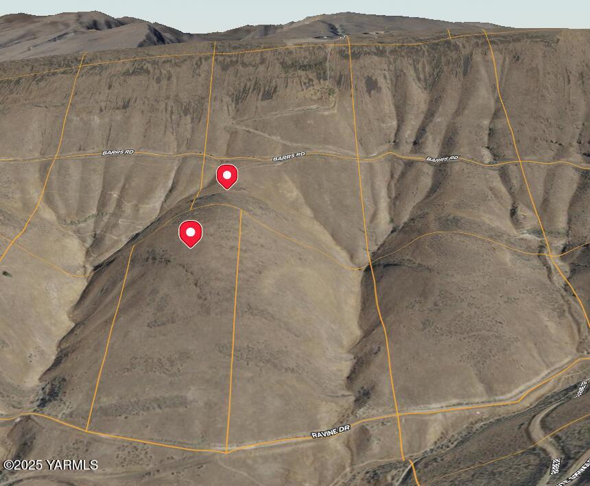 Nka Barrs Road Yakima, WA 98901 - Photo 6 of 14 a bathroom with a shower