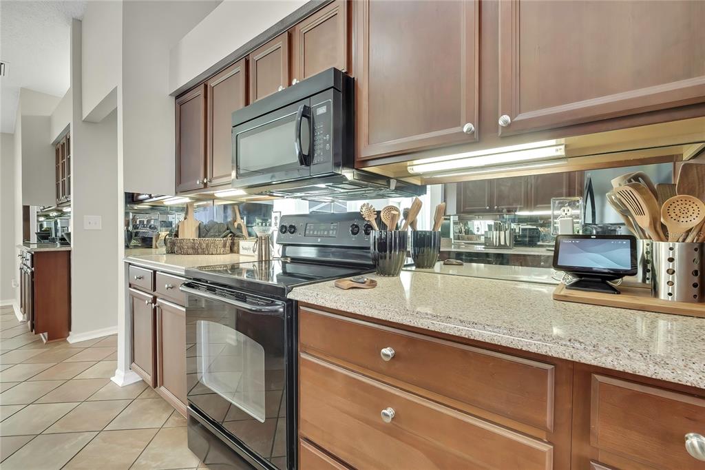 13290 Don Loop Spring Hill, FL 34609 - Photo 15 of 56