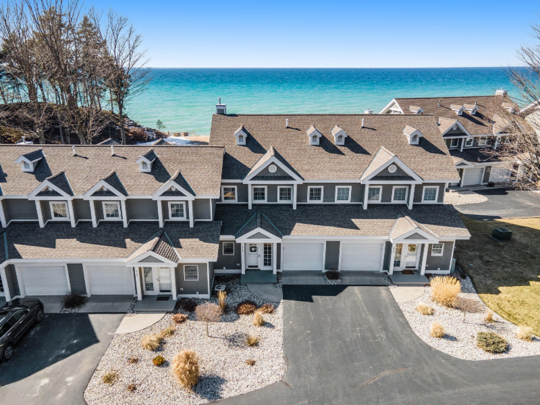 6706 Lakeshore Rd, Manistee