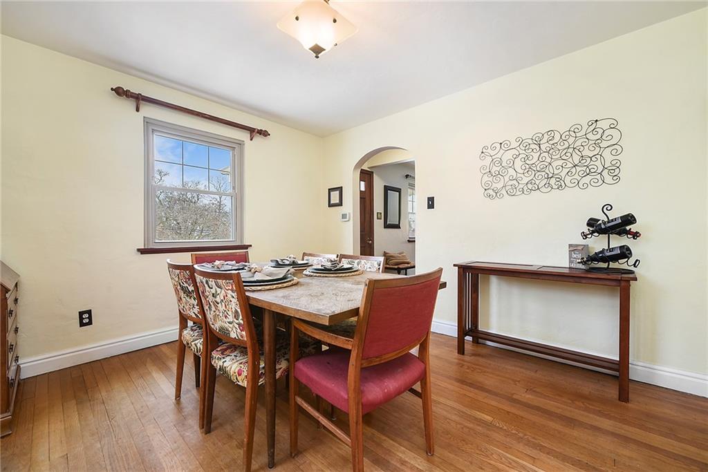 28 Leon Road Pittsburgh, PA 15220 - Photo 8 of 25 Gallery Image 8