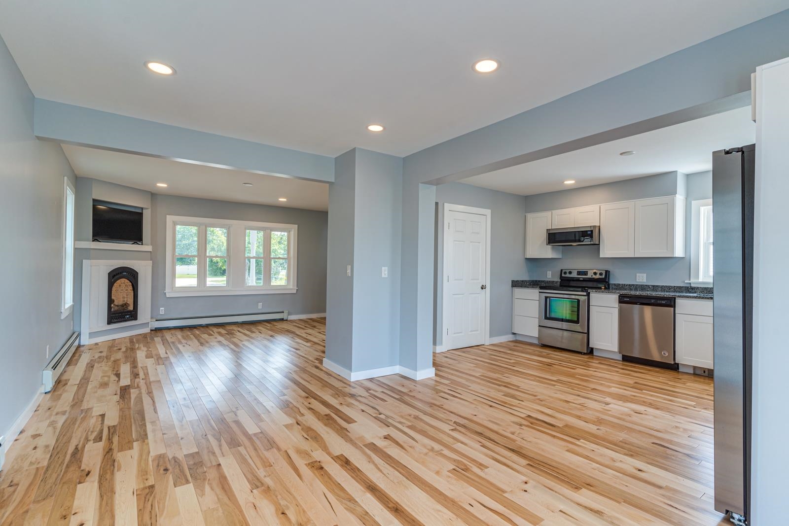 19 Farrington Street Rochester, NH 03867 - Photo 8 of 24