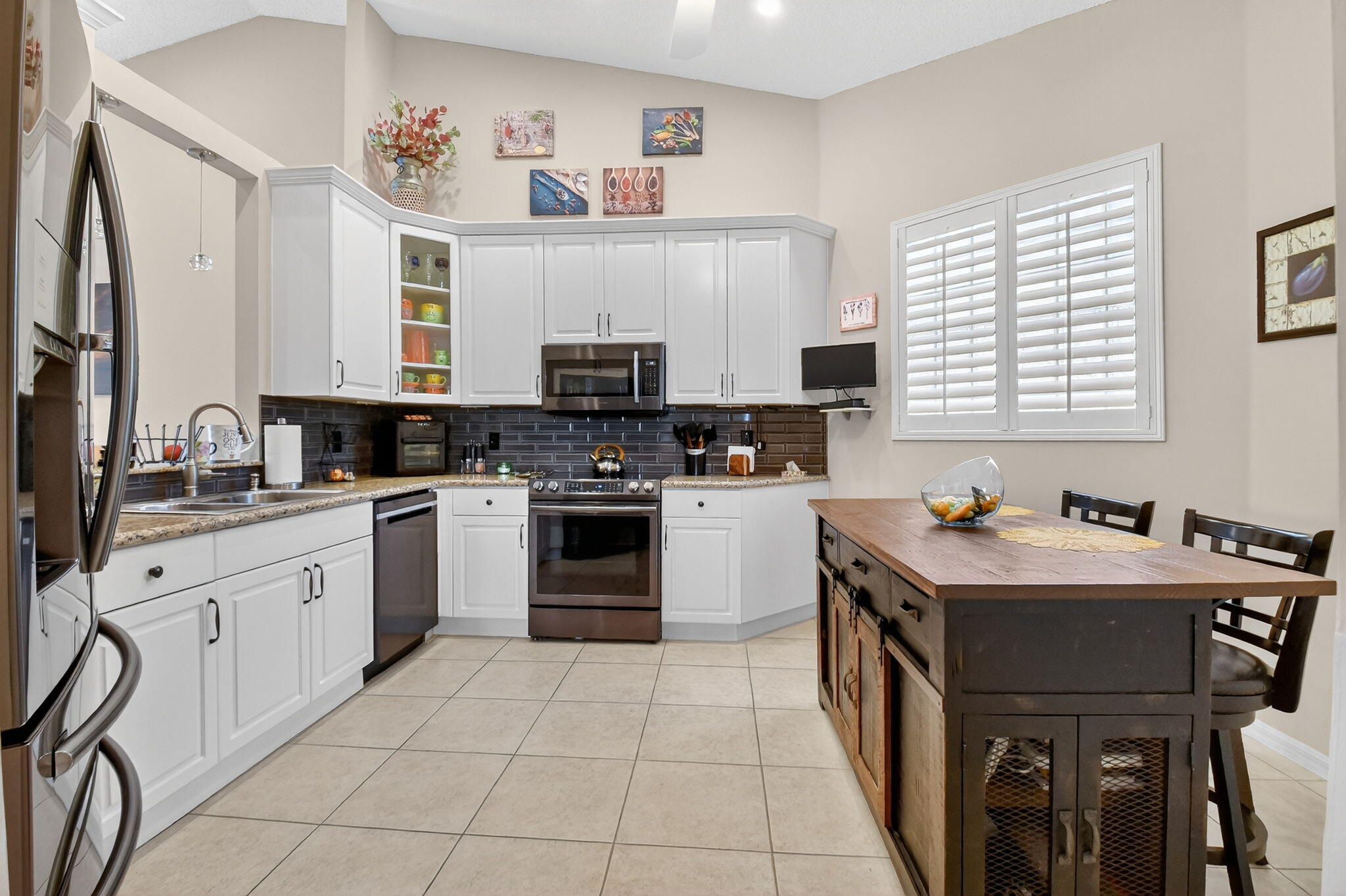 6210 Heliconia Road Delray Beach, FL 33484 - Photo 11 of 53 11-web-or-mls-DSC_6138