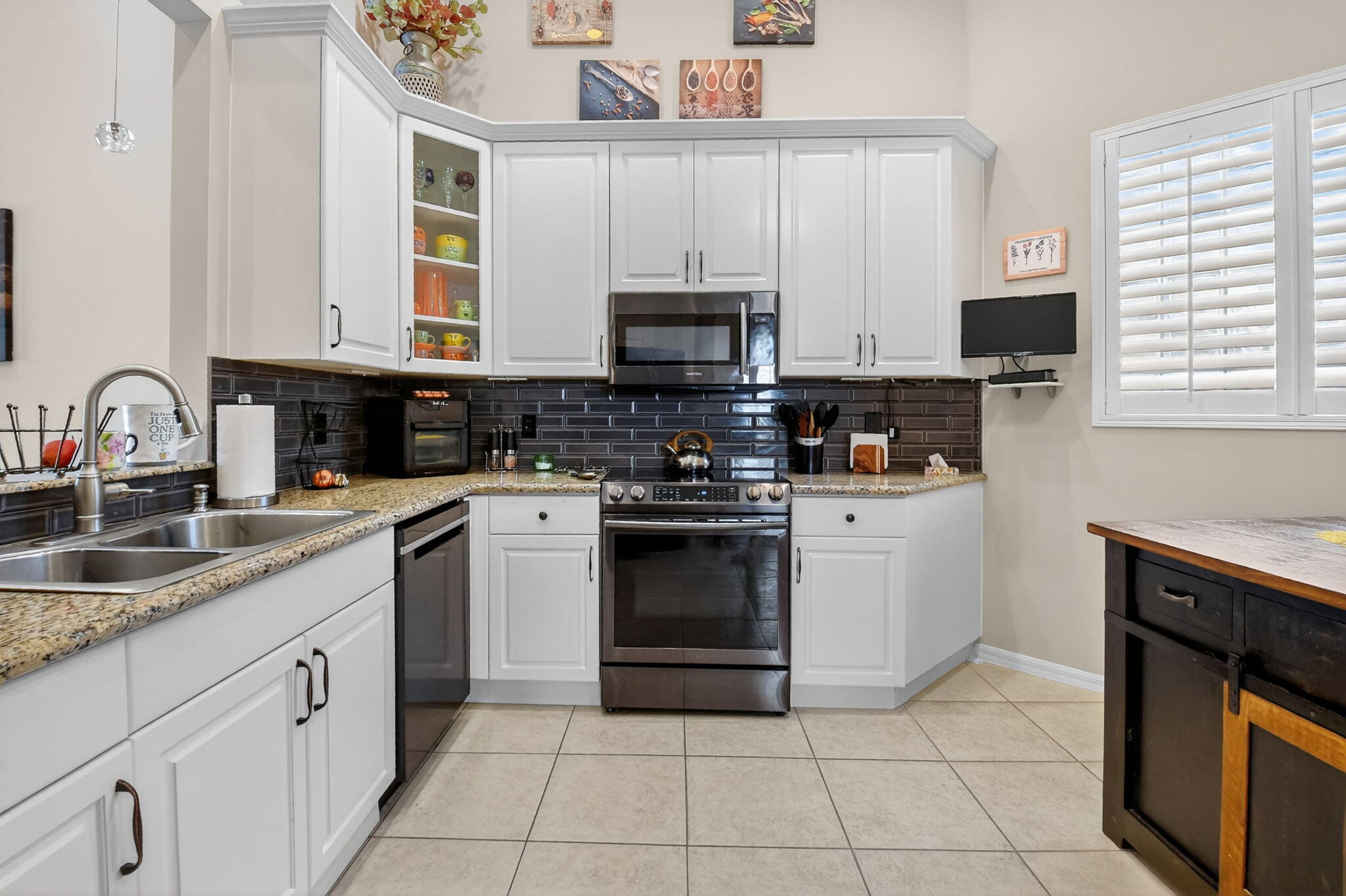6210 Heliconia Road Delray Beach, FL 33484 - Photo 12 of 53 12-web-or-mls-DSC_6142