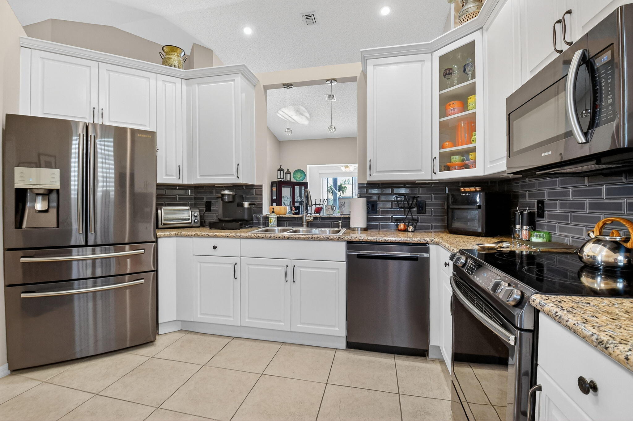 6210 Heliconia Road Delray Beach, FL 33484 - Photo 15 of 53 15-web-or-mls-DSC_6146