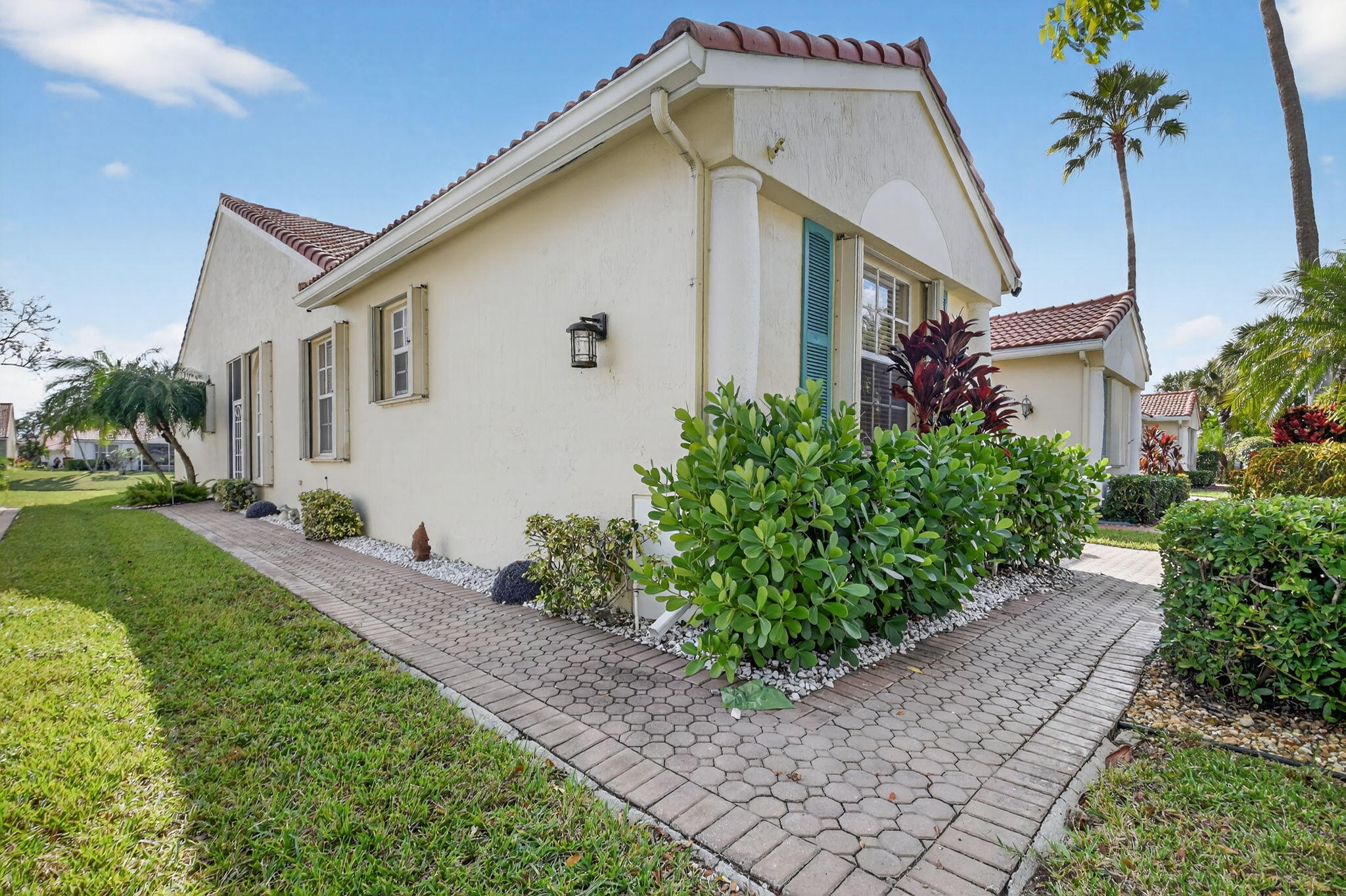 6210 Heliconia Road Delray Beach, FL 33484 - Photo 4 of 53 4-web-or-mls-DSC_6353