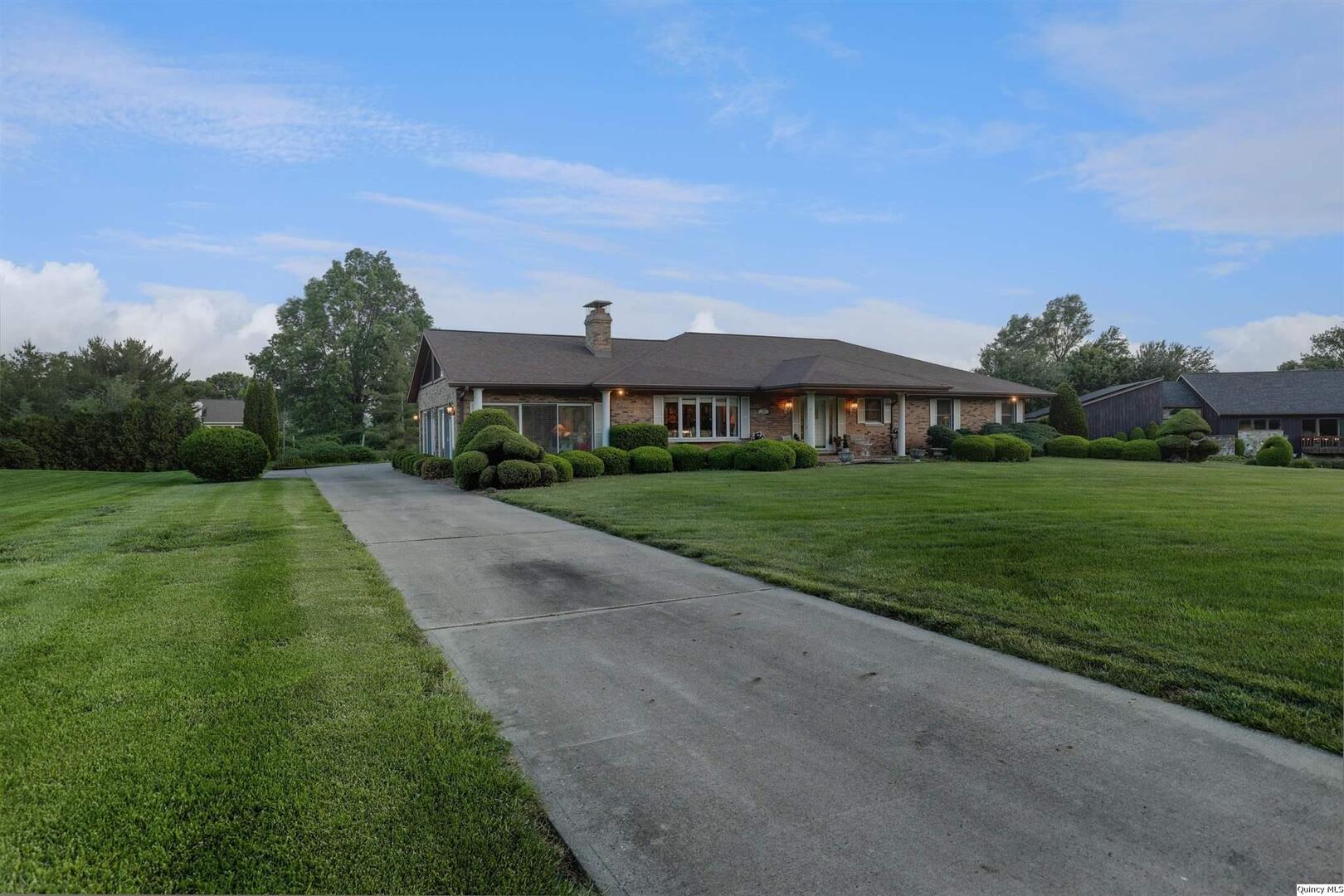 630 Spring Lake Drive Quincy, IL 62305 - Photo 8 of 13