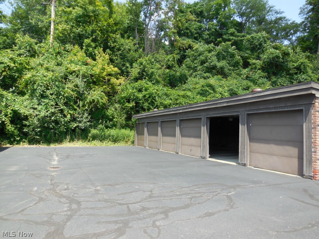5721 Som Center Road, Unit 21 Solon, OH 44139 - Photo 11 of 11 Parking Garages