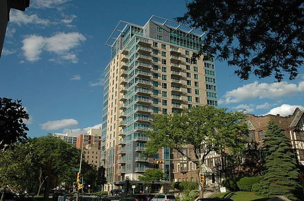 $14,000 | 1522 North Prospect Avenue, Unit 1804, Milwaukee, WI 53202