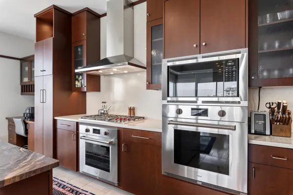 $14,000 | 1522 North Prospect Avenue, Unit 1804, Milwaukee, WI 53202